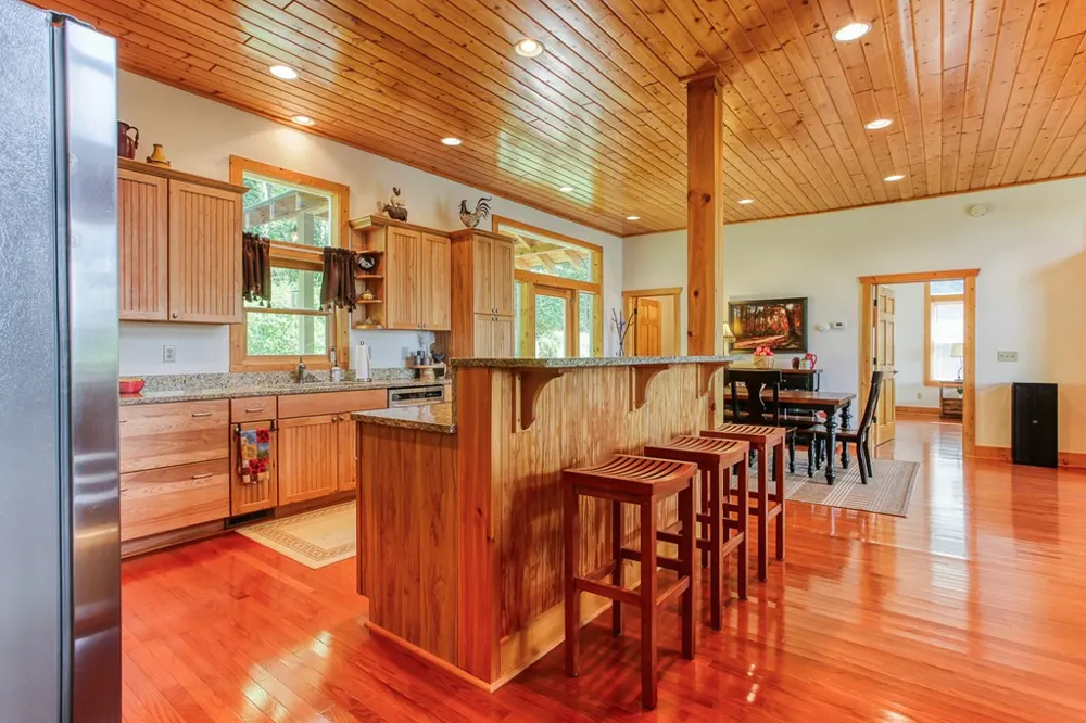 113 Snowbird Trail Robbinsville, NC 28771