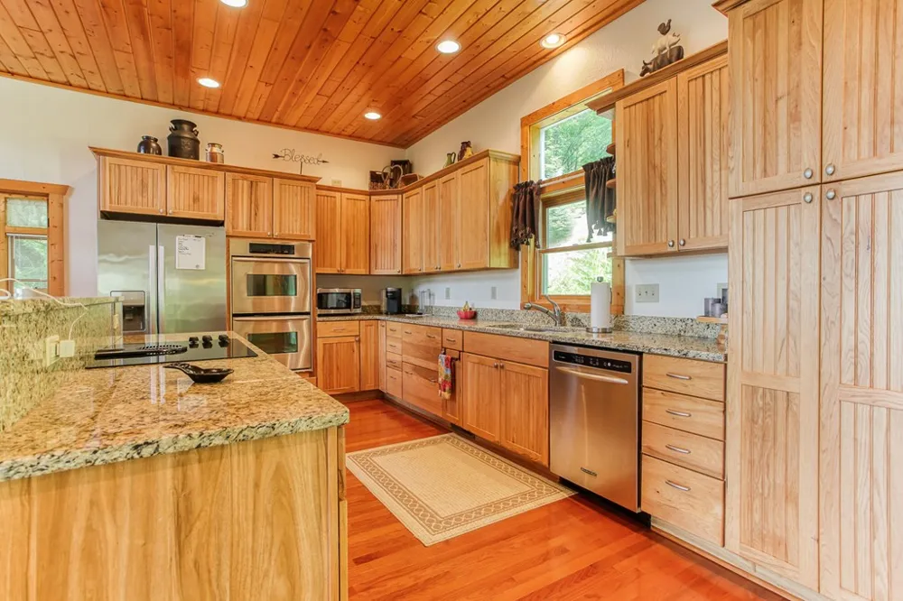 113 Snowbird Trail Robbinsville, NC 28771