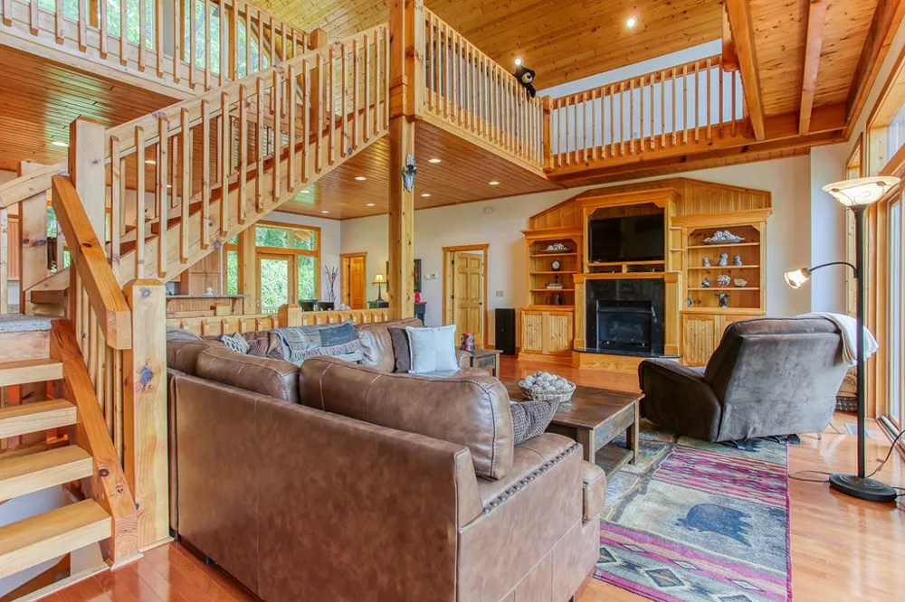 113 Snowbird Trail Robbinsville, NC 28771
