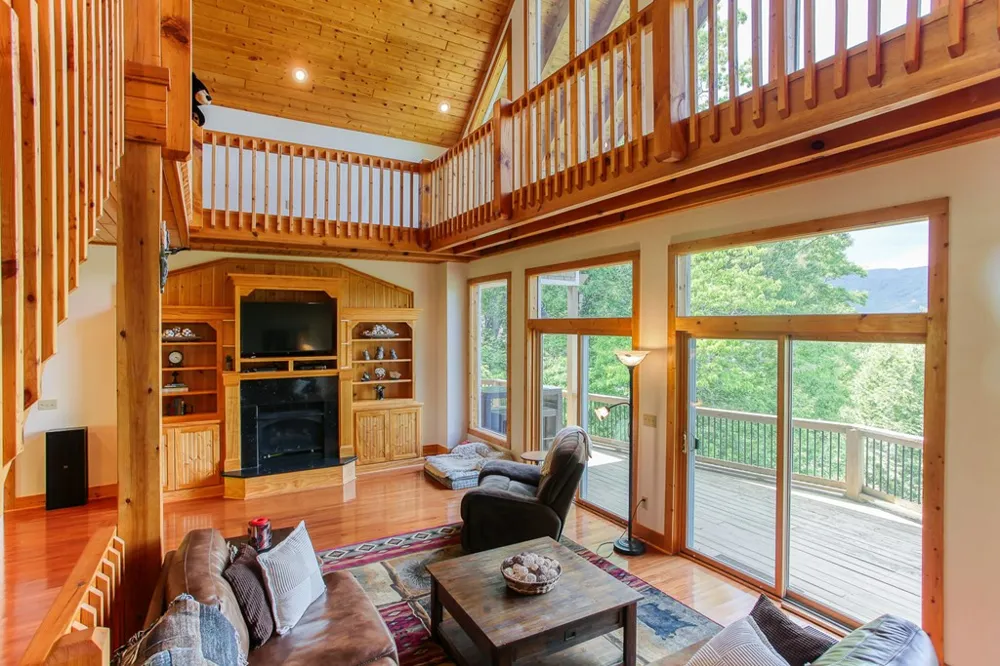 113 Snowbird Trail Robbinsville, NC 28771