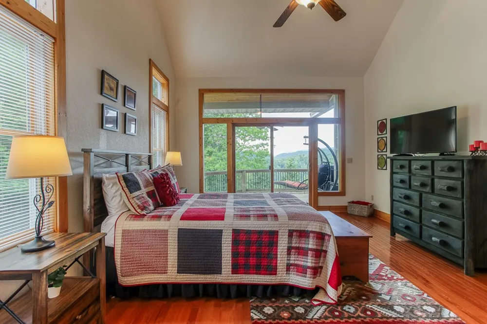 113 Snowbird Trail Robbinsville, NC 28771