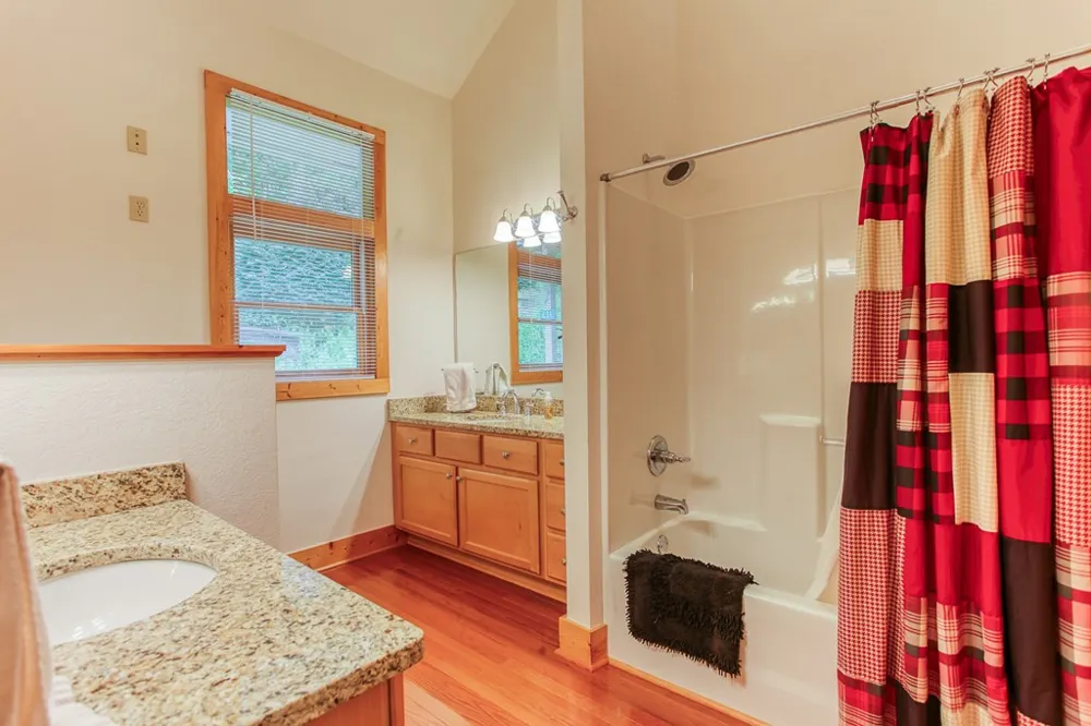 113 Snowbird Trail Robbinsville, NC 28771