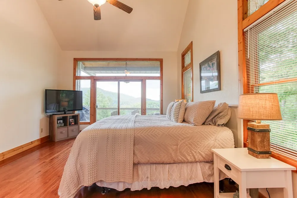 113 Snowbird Trail Robbinsville, NC 28771