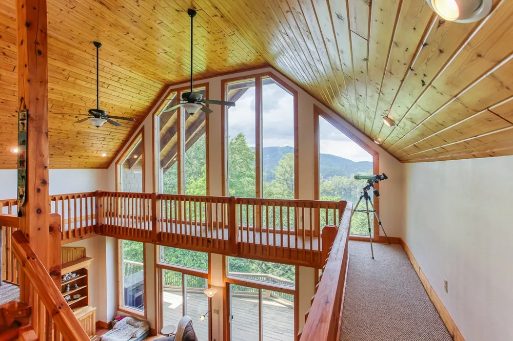 113 Snowbird Trail Robbinsville, NC 28771