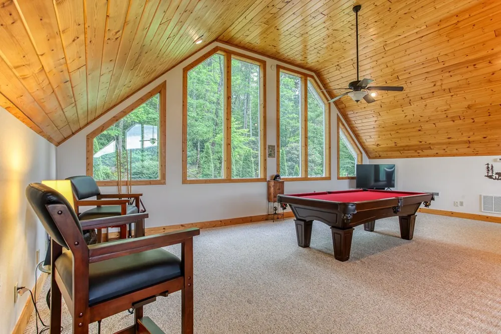 113 Snowbird Trail Robbinsville, NC 28771