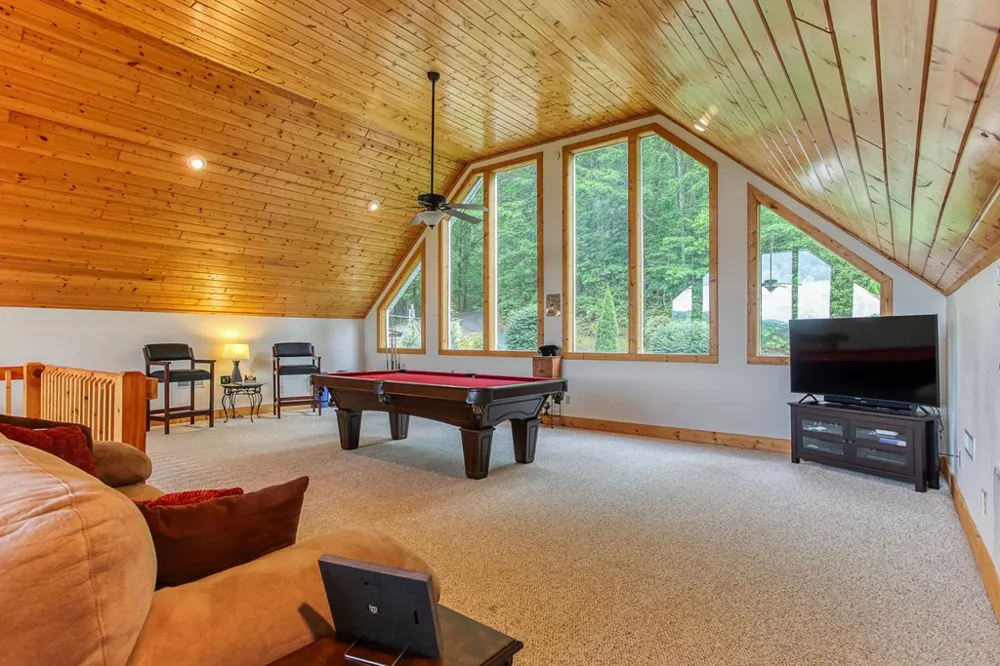 113 Snowbird Trail Robbinsville, NC 28771