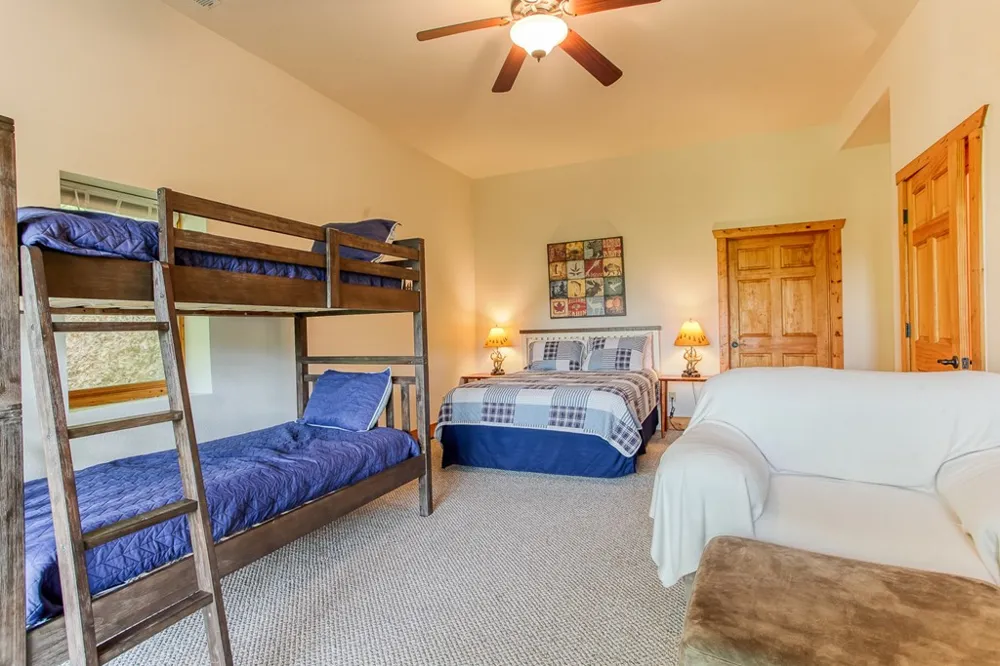113 Snowbird Trail Robbinsville, NC 28771