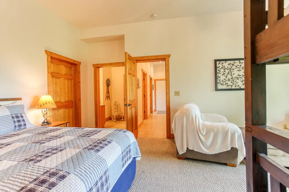 113 Snowbird Trail Robbinsville, NC 28771