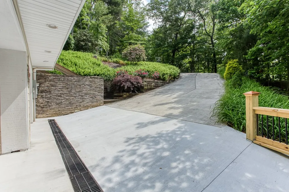 113 Snowbird Trail Robbinsville, NC 28771