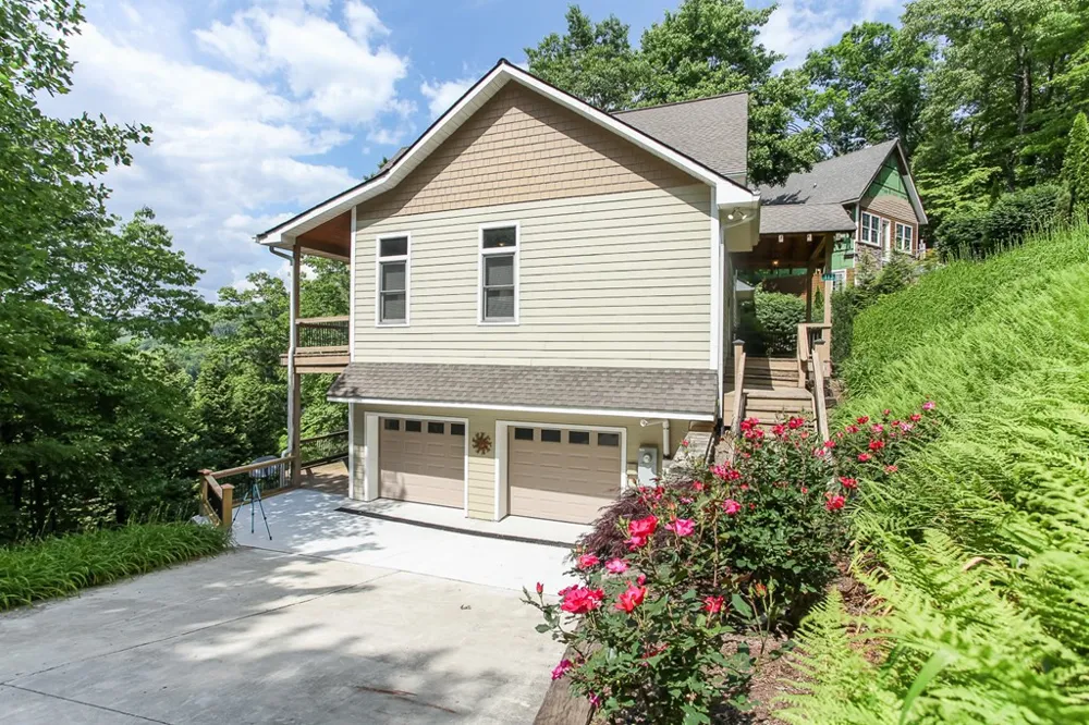 113 Snowbird Trail Robbinsville, NC 28771