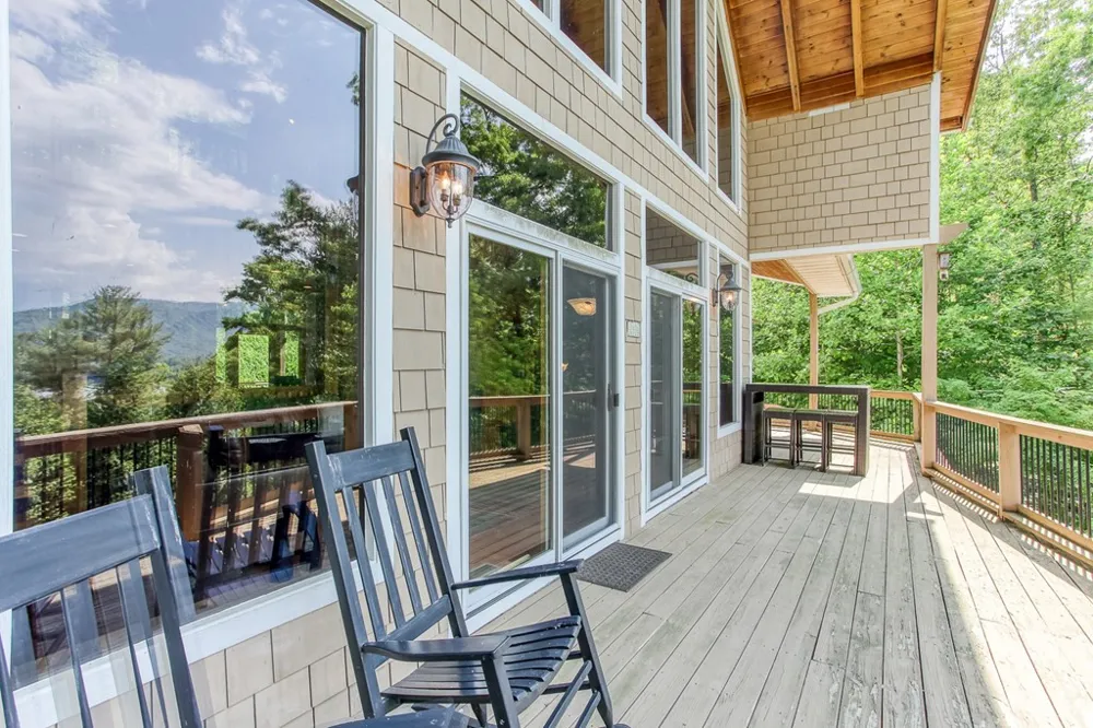 113 Snowbird Trail Robbinsville, NC 28771