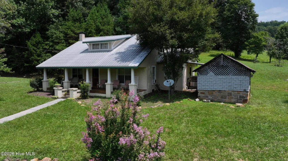 805 Bethabara Road Hayesville, NC 28904