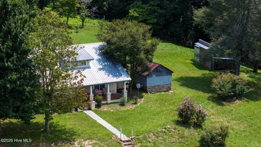 805 Bethabara Road Hayesville, NC 28904