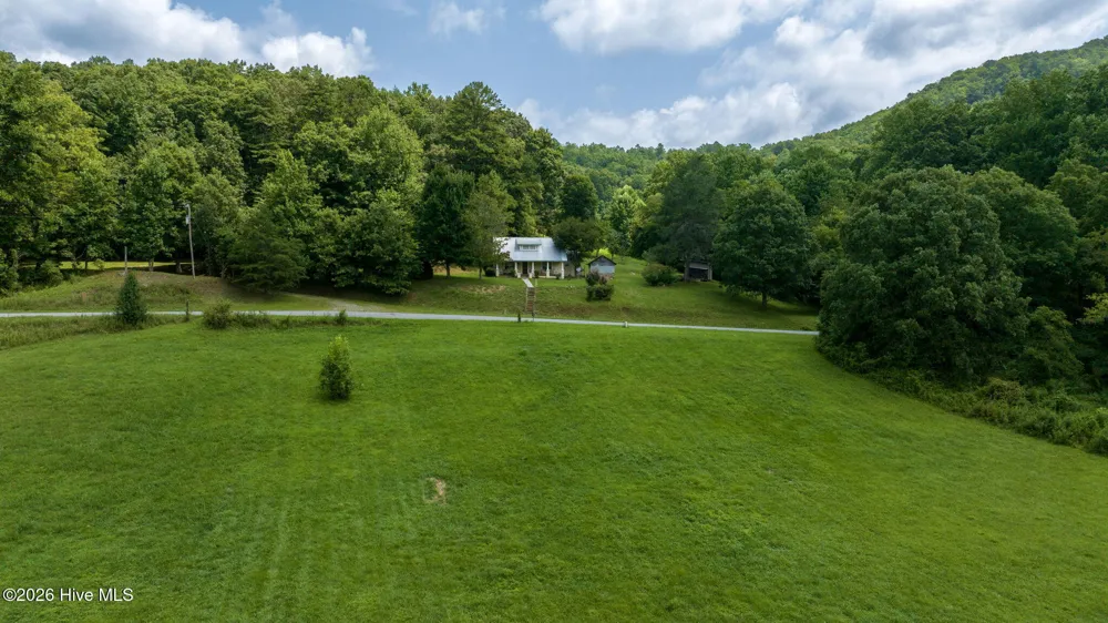 805 Bethabara Road Hayesville, NC 28904
