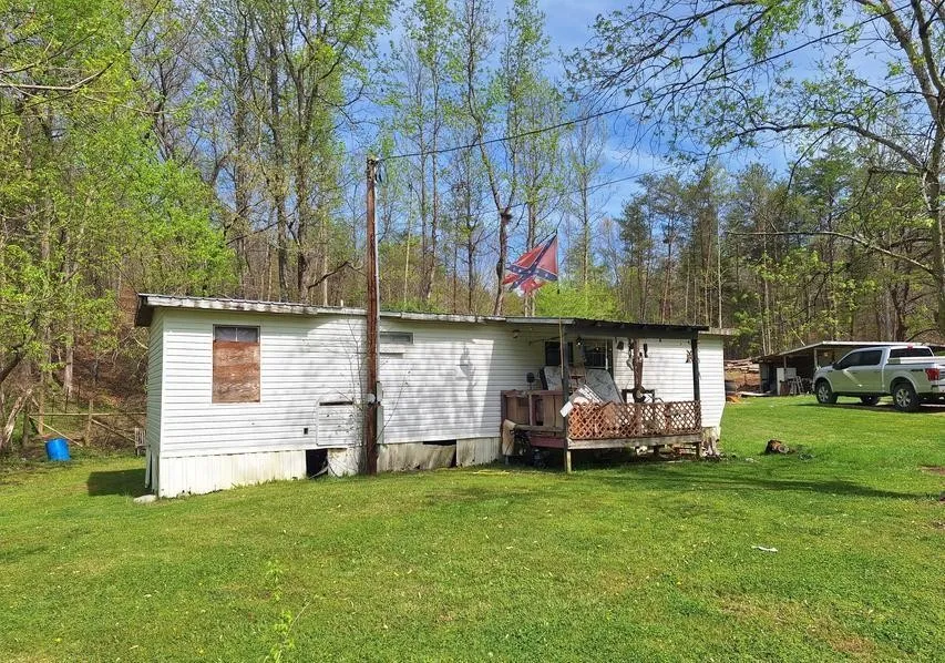 180 Walker Road Tellico Plains, TN 37385
