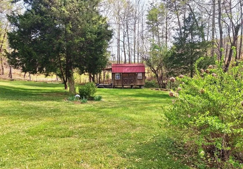 180 Walker Road Tellico Plains, TN 37385