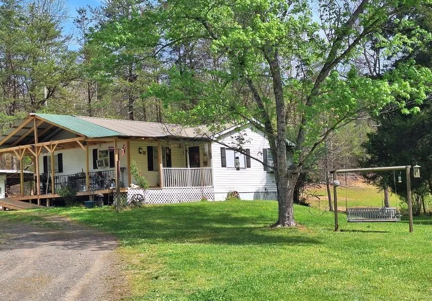 180 Walker Road Tellico Plains, TN 37385