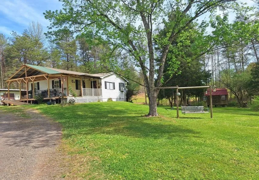 180 Walker Road Tellico Plains, TN 37385
