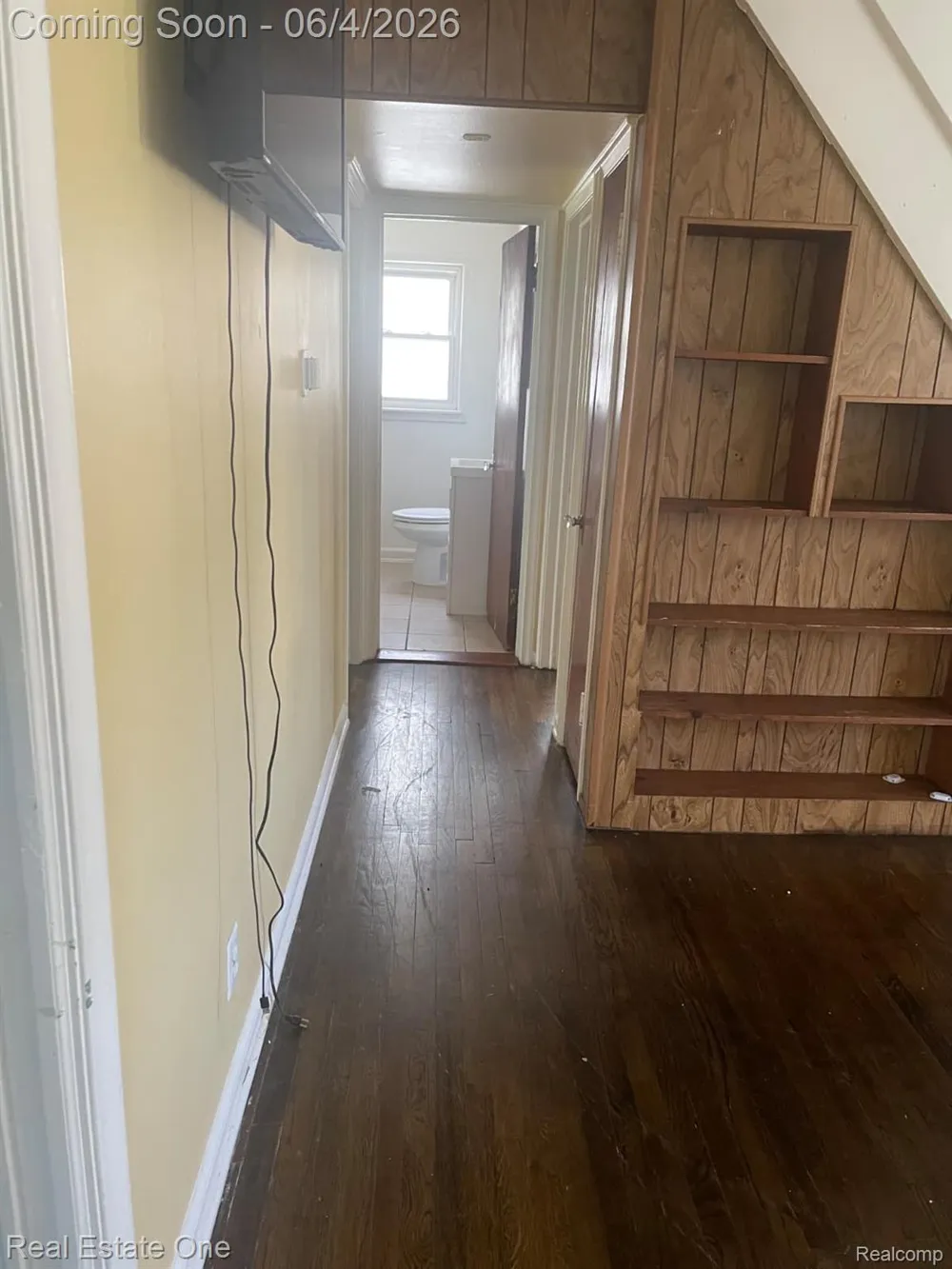 25963 Powers Avenue Dearborn Heights City, MI 48125