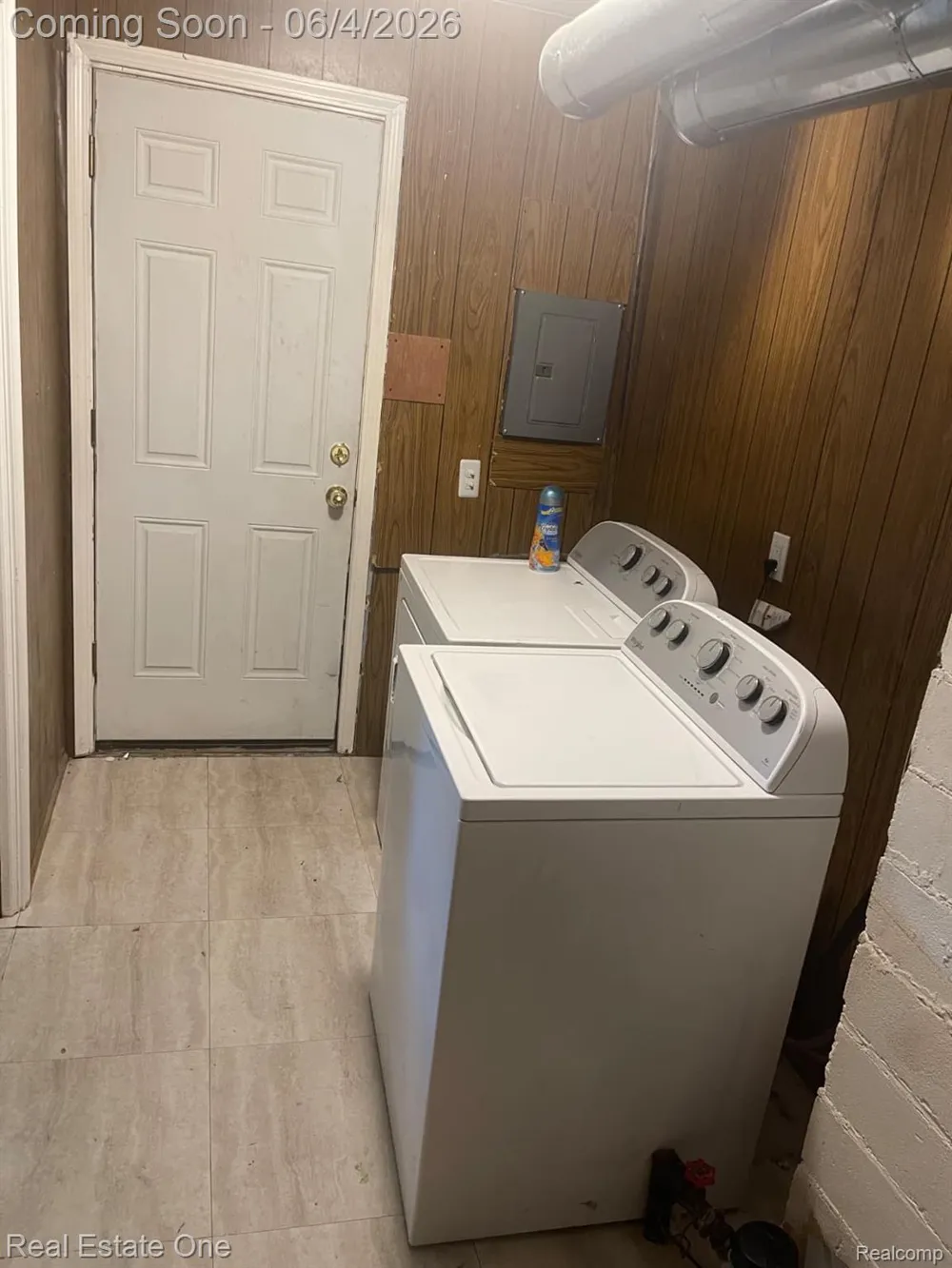 25963 Powers Avenue Dearborn Heights City, MI 48125