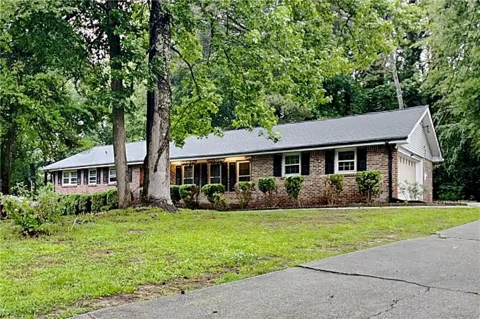 2755 Hickory Circle