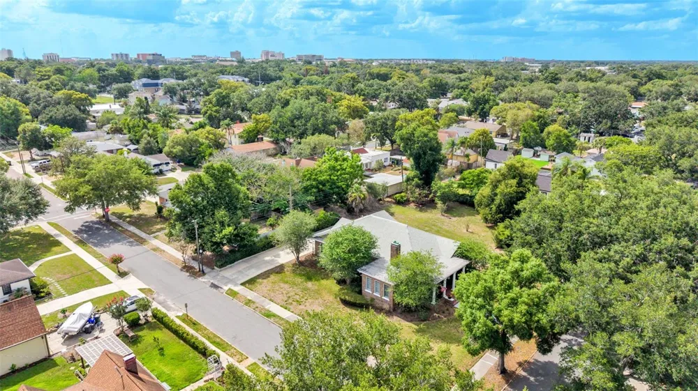 747 S CLAYTON AVENUE Lakeland, FL 33801