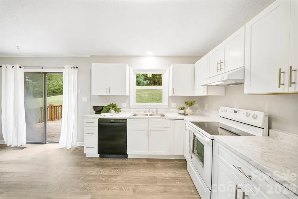 16 Sun Valley Court Alexander, NC 28701