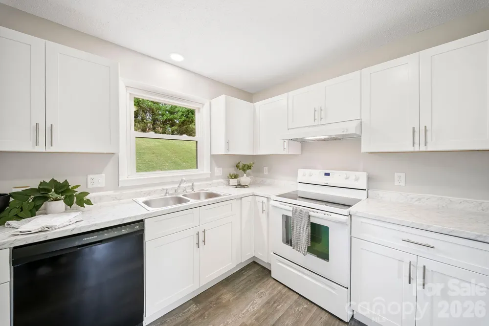 16 Sun Valley Court Alexander, NC 28701