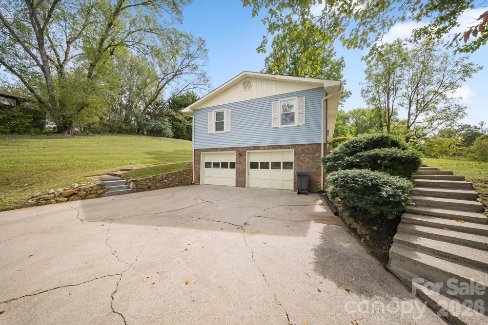 16 Sun Valley Court Alexander, NC 28701