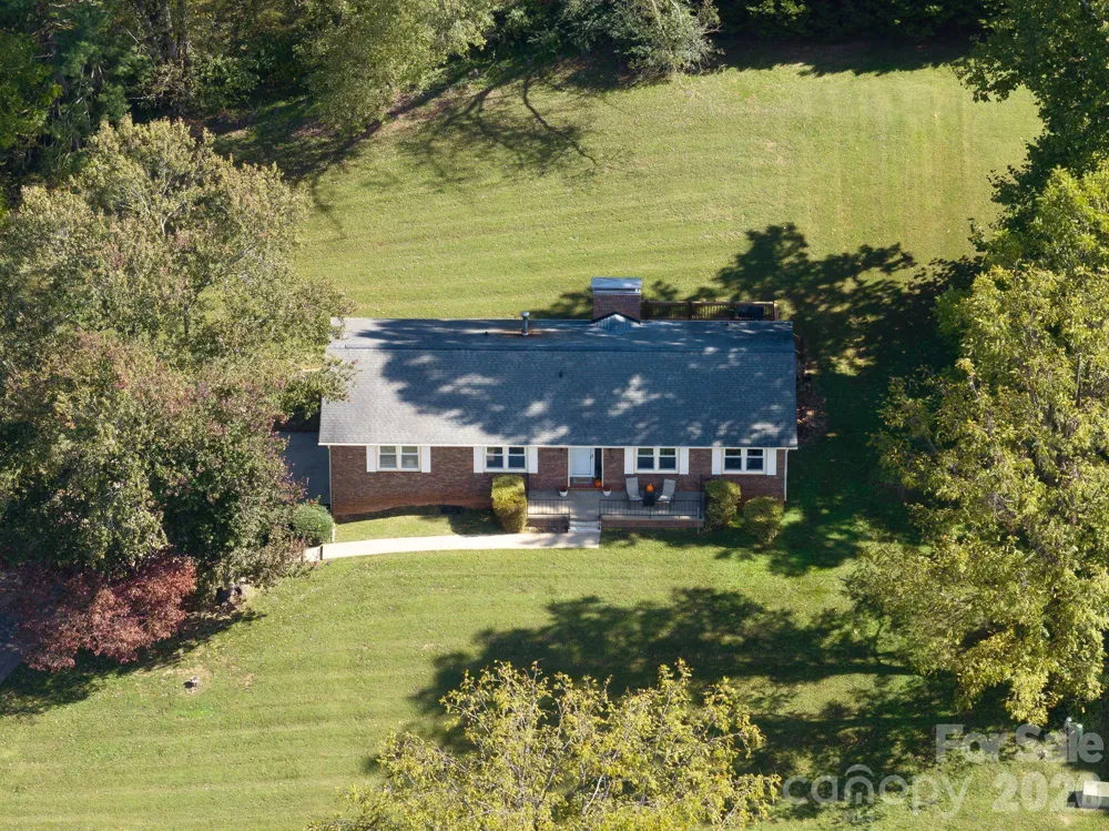 16 Sun Valley Court Alexander, NC 28701