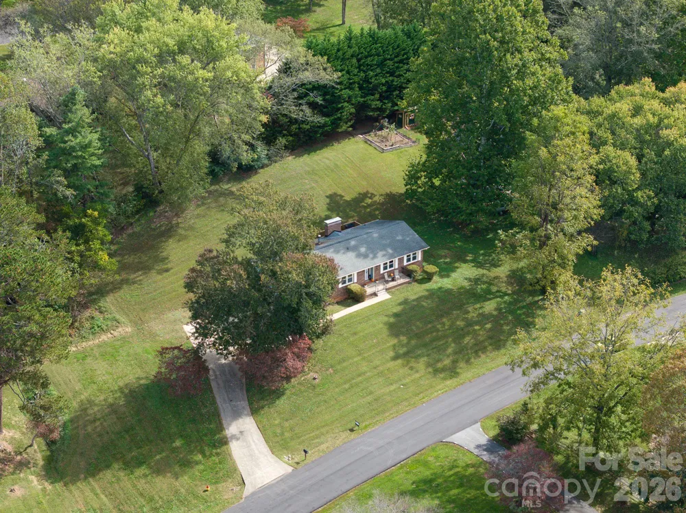 16 Sun Valley Court Alexander, NC 28701
