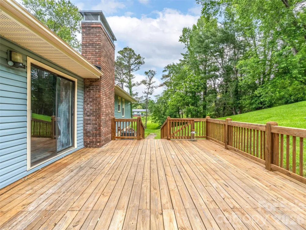 16 Sun Valley Court Alexander, NC 28701