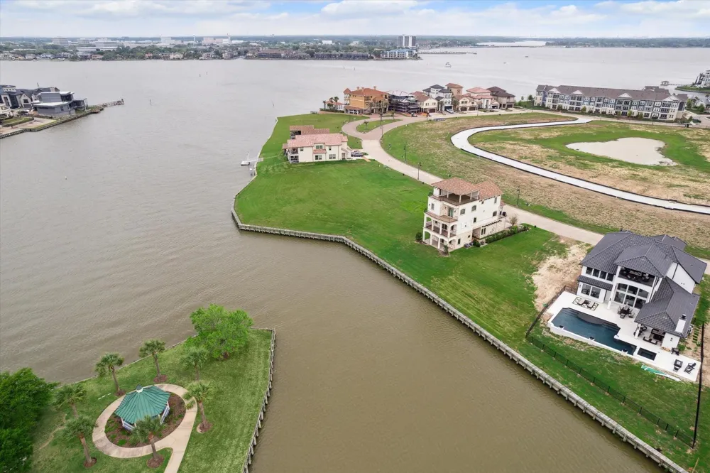 2538 Beacon Circle League City, TX 77573