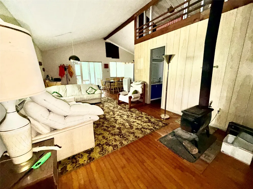 962 Fm 256 E Woodville, TX 75979