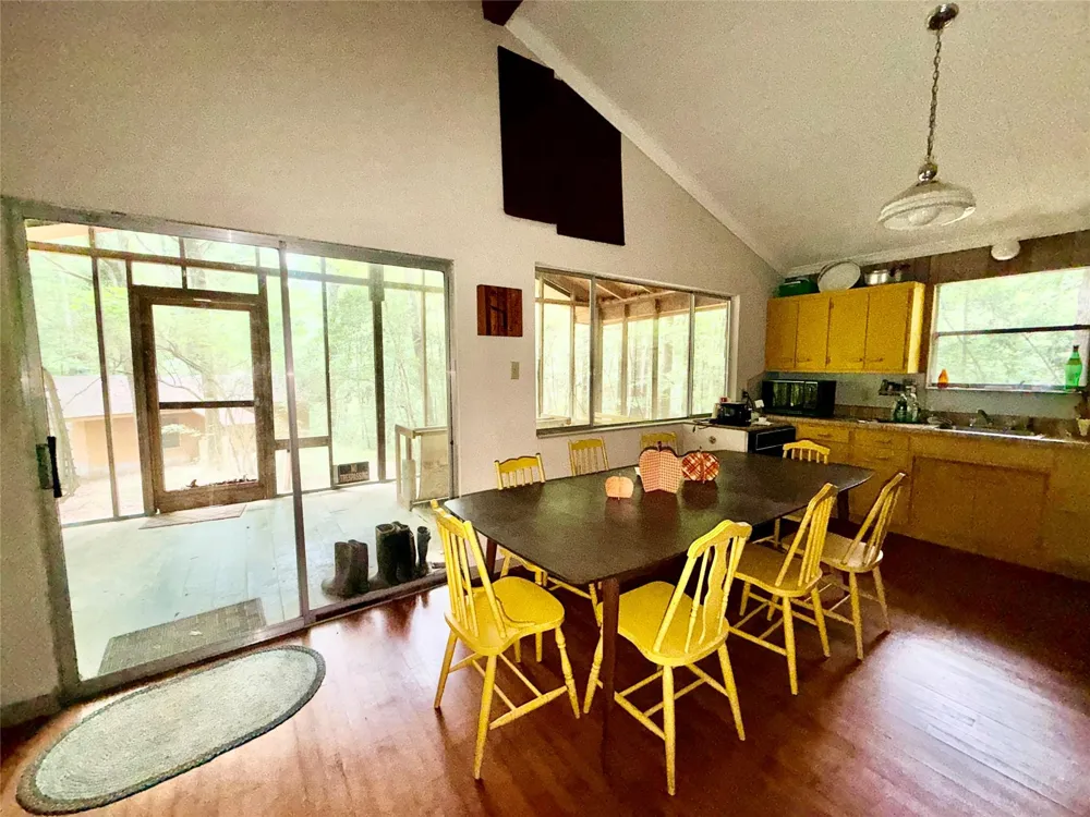962 Fm 256 E Woodville, TX 75979