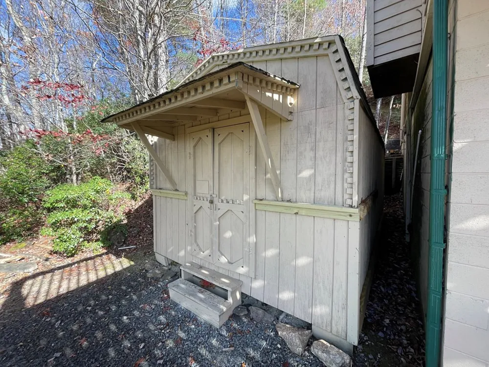 324 Azalea Ridge Topton, NC 28781