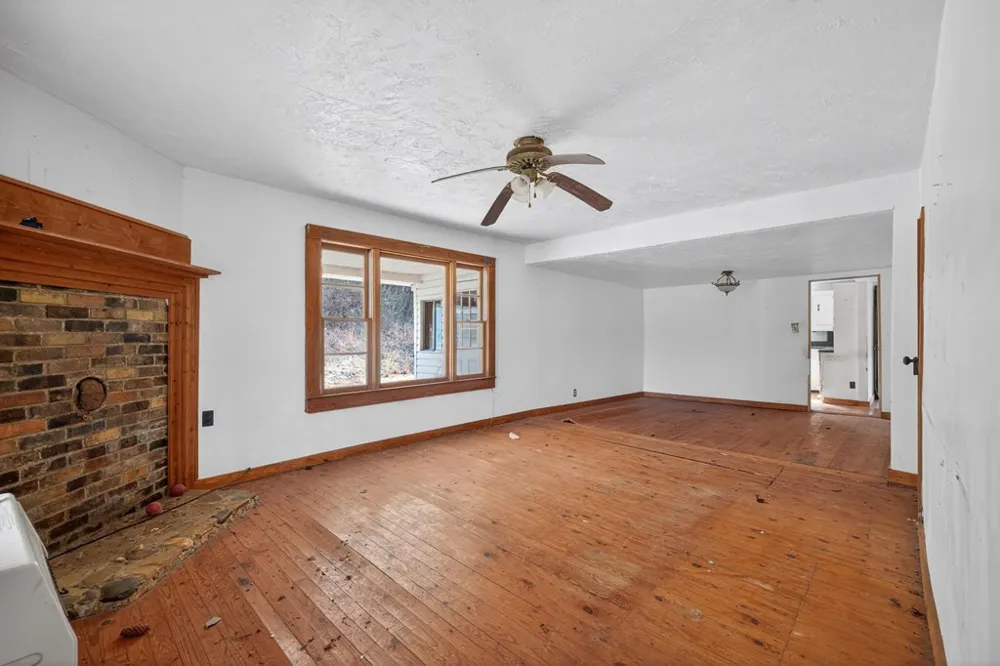 1917 Fairview Road Andrews, NC 28901
