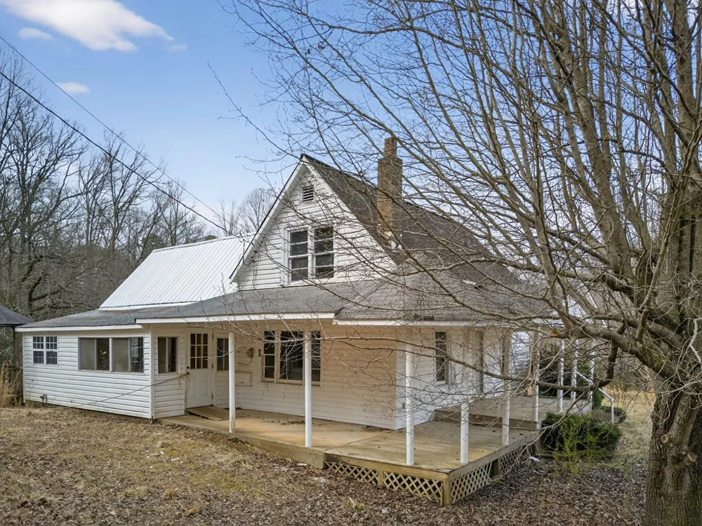 1917 Fairview Road Andrews, NC 28901