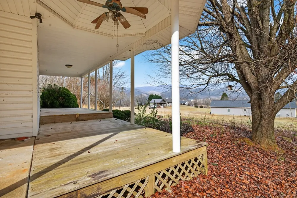 1917 Fairview Road Andrews, NC 28901
