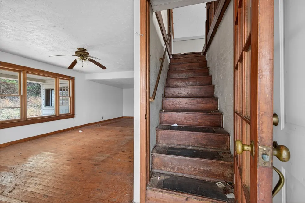 1917 Fairview Road Andrews, NC 28901