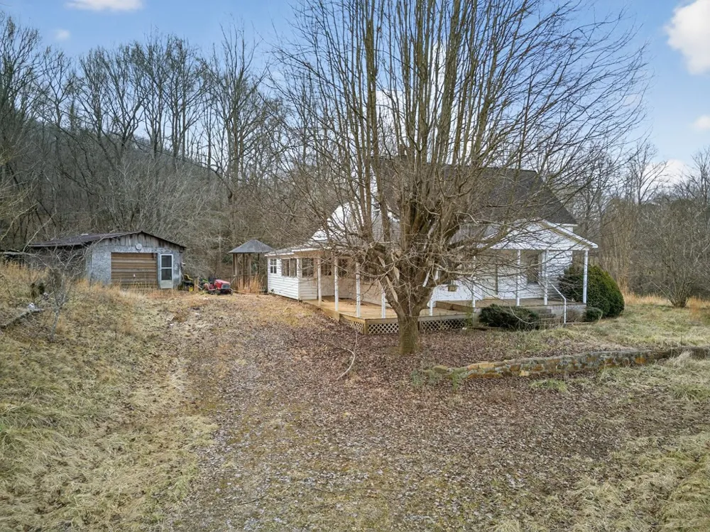 1917 Fairview Road Andrews, NC 28901