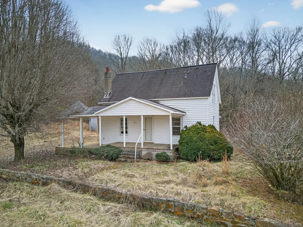 1917 Fairview Road Andrews, NC 28901