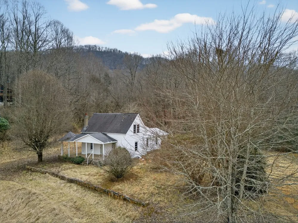 1917 Fairview Road Andrews, NC 28901