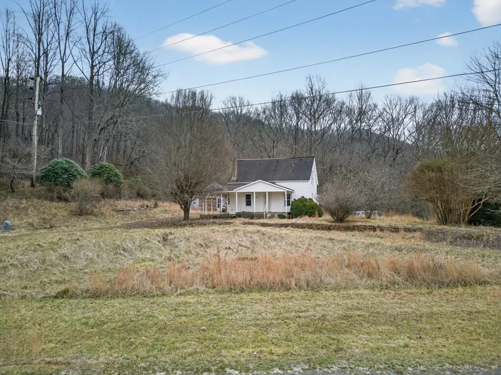1917 Fairview Road Andrews, NC 28901