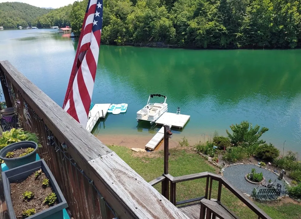 238 Lakeview Drive Almond, NC 28702