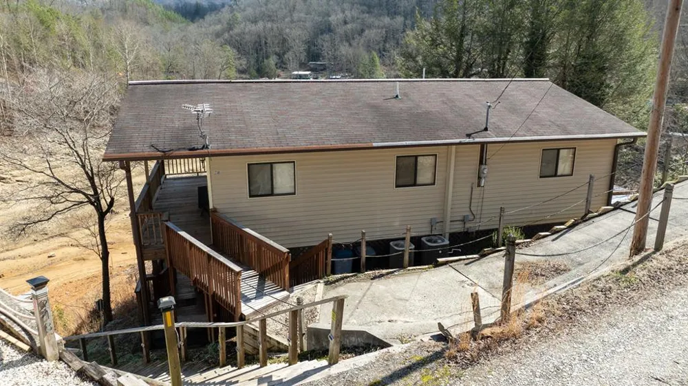 238 Lakeview Drive Almond, NC 28702
