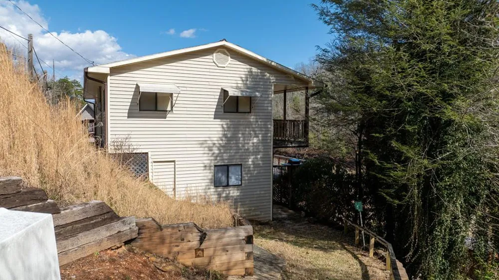 238 Lakeview Drive Almond, NC 28702