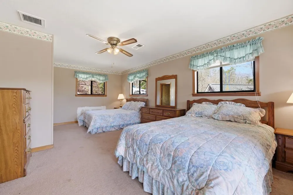 238 Lakeview Drive Almond, NC 28702