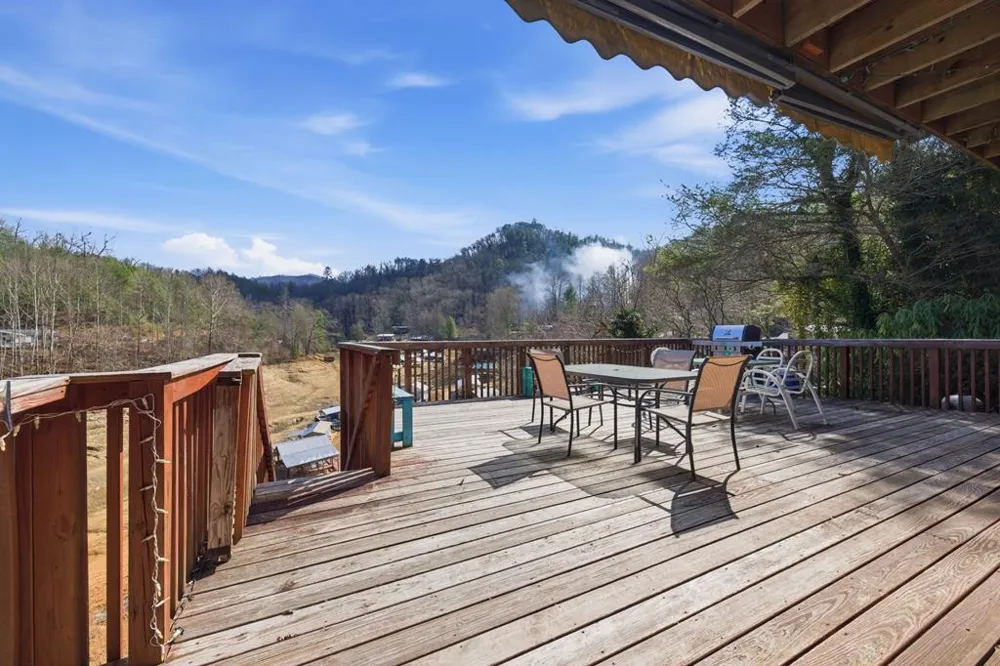 238 Lakeview Drive Almond, NC 28702