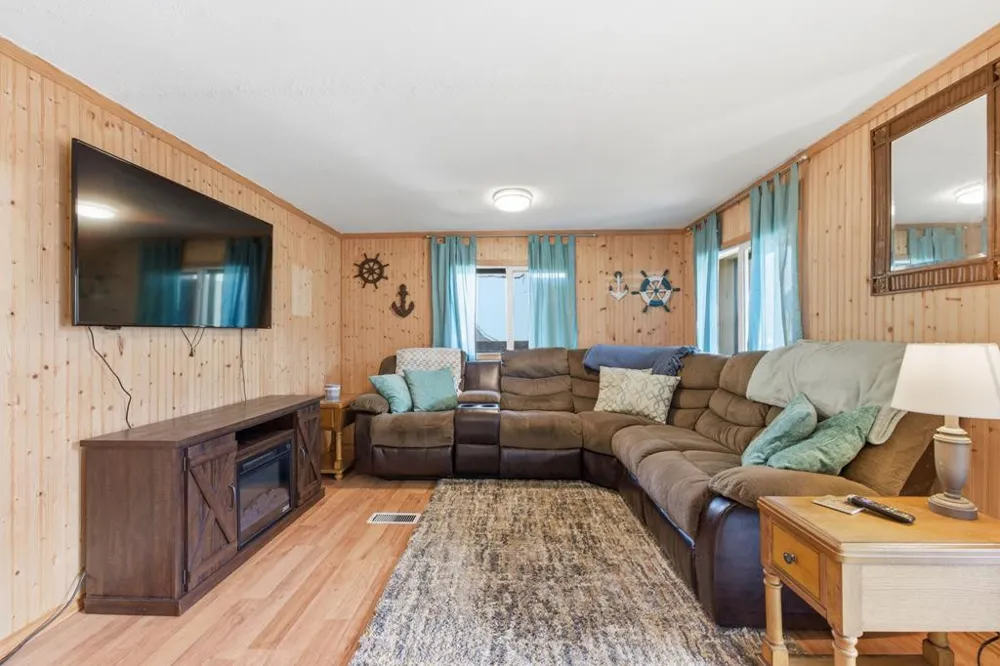 238 Lakeview Drive Almond, NC 28702